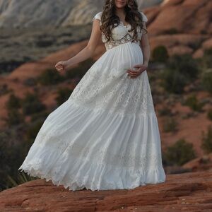 Size 4-6 Helos maternity friendly lace wedding dress.